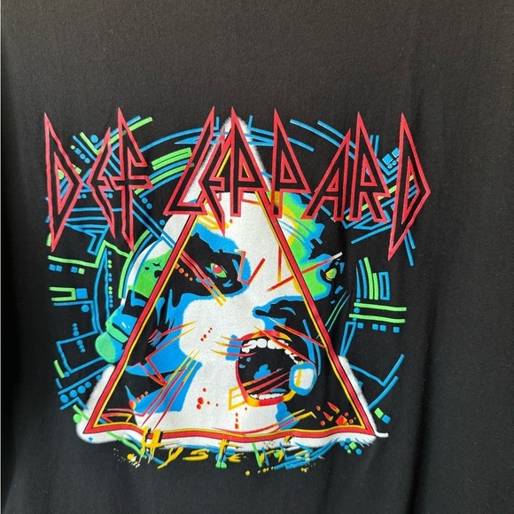 Def Leppard Black Tee - Picture 3 of 5